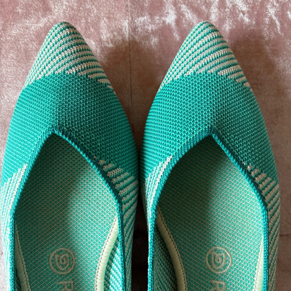 Aqua Blue/Green and Cream Pointed Rothy’s size 8 - Picture 2 of 10
